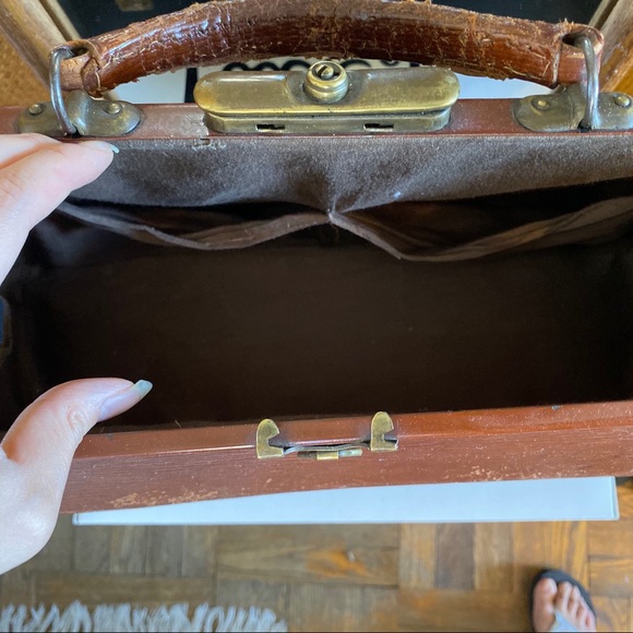 ❌SOLD❌ Vintage Brown Leather Doctors Purse - Picture 11 of 12